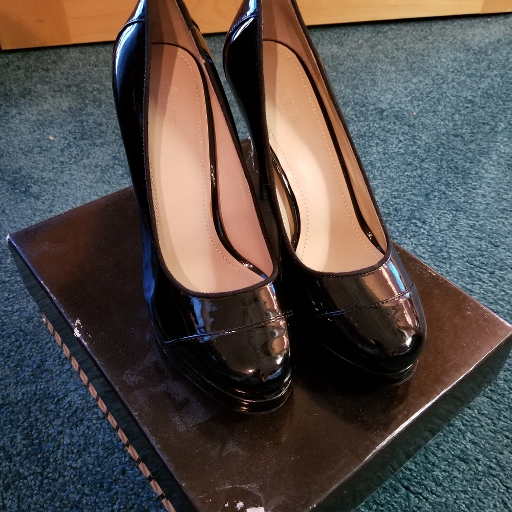 Victor Alfaro Clairette Black Patent Pumps - Picture 5 of 9